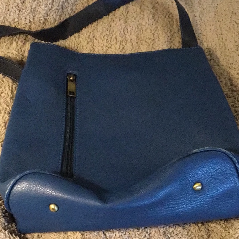 Elegant Blue Leather Shoulder Bag